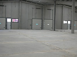 Nave en Centrovía: Montaje de ventanas y puertas de aluminio