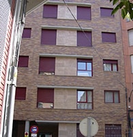 Edificio - Montaje de ventanas de aluminio